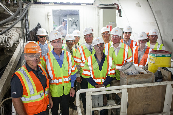 20120614-DG_Govenor_Rick_Scott_Visite_MT_Miami_FL_IMG-6787