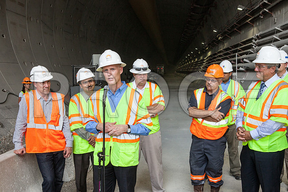 20120614-DG_Govenor_Rick_Scott_Visite_MT_Miami_FL_IMG-7137