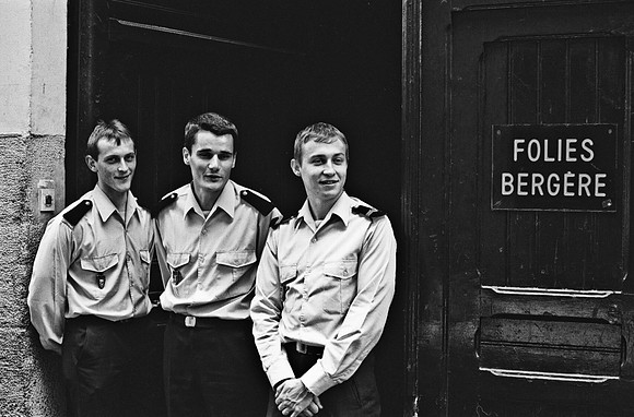 2516_FM_BW_35MM_CW_FOLES_1988_011