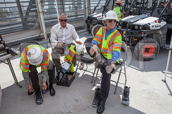 20120614-DG_Govenor_Rick_Scott_Visite_MT_Miami_FL_IMG-6424