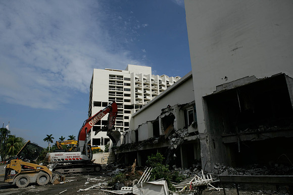 St_Regis_Demolition_20071025_Bal_Harbor_FL-0019-2