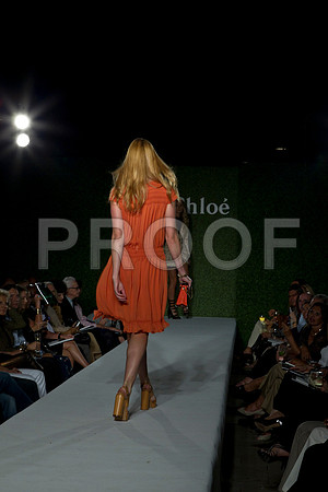 7016_DG_CLOE_FASHION_FISHER_11282011_AL1B2978