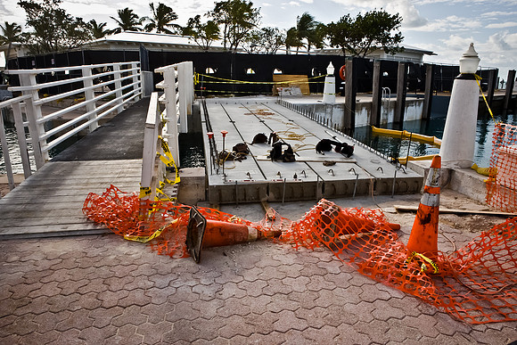 20120611_0040_DG_sk_Island_Beach_Club_Contration_FL_USA_2009_DG_5L8Y1696-2