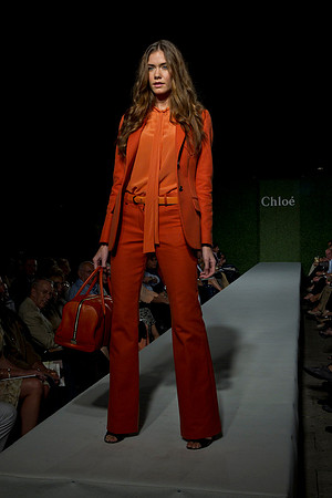 7016_DG_CLOE_FASHION_FISHER_11282011_AL1B2942