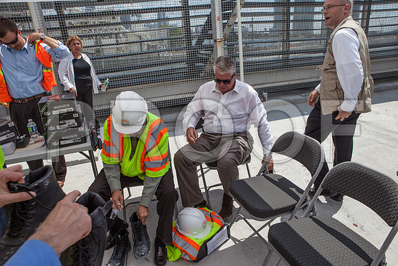 20120614-DG_Govenor_Rick_Scott_Visite_MT_Miami_FL_IMG-6416