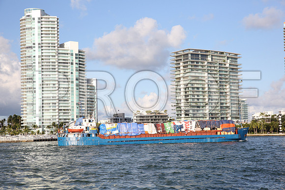 20151212_Container ship_IMG_5000