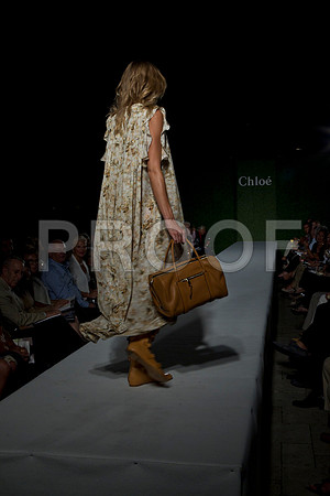 7016_DG_CLOE_FASHION_FISHER_11282011_AL1B2960