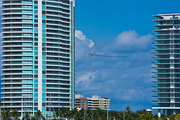 2704_84744_ZV4N_8285_Miami_Florida_USA