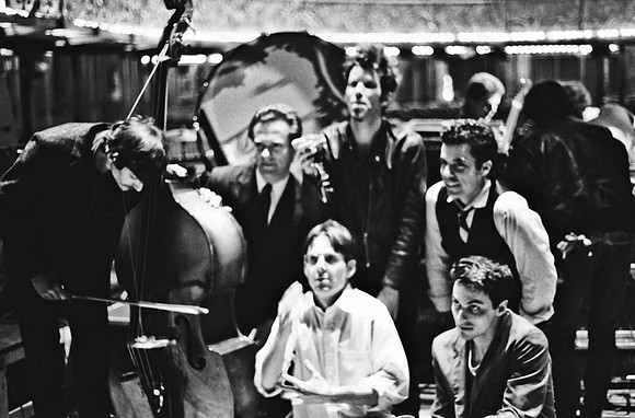2510_FM_BW_35MM_CW_TOM_WAITS_CONCERT_PARIS_1985_005