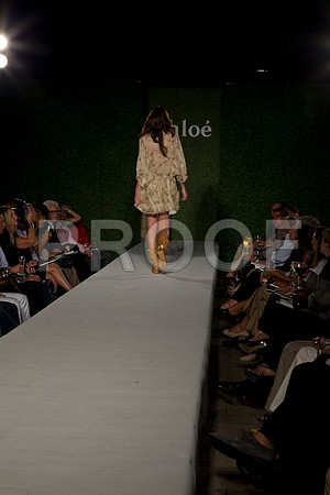 7016_DG_CLOE_FASHION_FISHER_11282011_AL1B3019