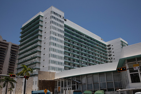 Deauville_Hotel_Demo_2522