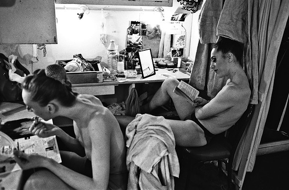 2517_FM_BW_35MM_CW_FOLES_1992_005