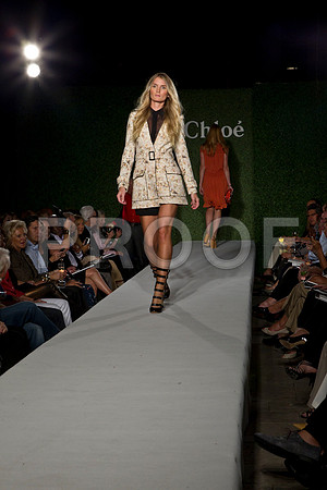 7016_DG_CLOE_FASHION_FISHER_11282011_AL1B2985