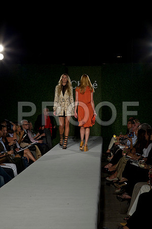 7016_DG_CLOE_FASHION_FISHER_11282011_AL1B2980