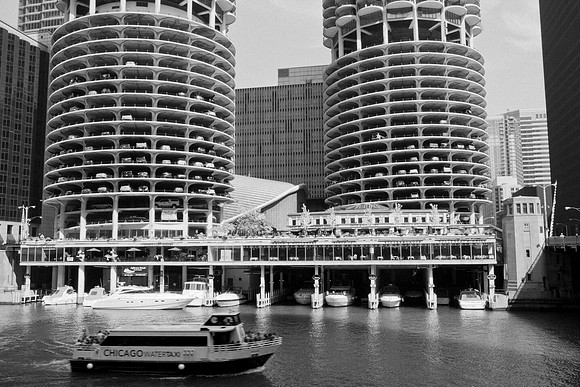 0015_DG_Chicago_USA_2009_5L8Y2044