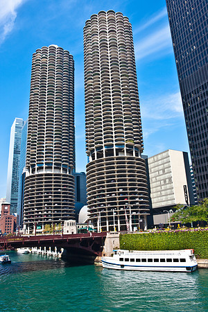 0015_DG_Chicago_USA_2009_5L8Y2011