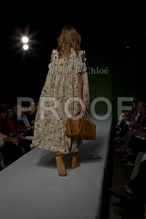 7016_DG_CLOE_FASHION_FISHER_11282011_AL1B2962