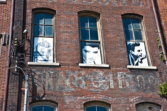 0014_DG_Nashville_TN_USA_2009_5L8Y0219-2