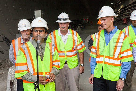 20120614-DG_Govenor_Rick_Scott_Visite_MT_Miami_FL_IMG-7059