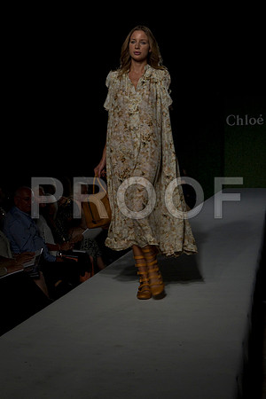 7016_DG_CLOE_FASHION_FISHER_11282011_AL1B2951