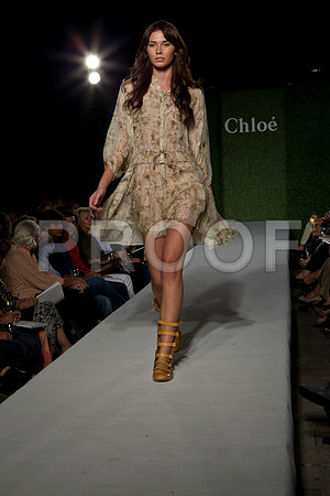 7016_DG_CLOE_FASHION_FISHER_11282011_AL1B3011