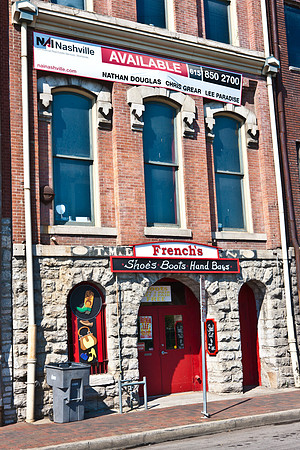0014_DG_Nashville_TN_USA_2009_5L8Y0207-2