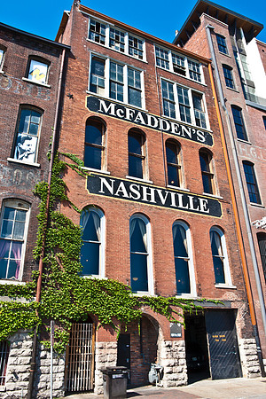 0014_DG_Nashville_TN_USA_2009_5L8Y0222-2