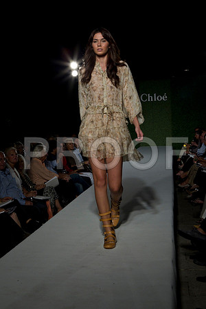 7016_DG_CLOE_FASHION_FISHER_11282011_AL1B3012