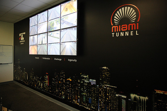20151006_Port_MiamI_Control_Room_IMG_9171