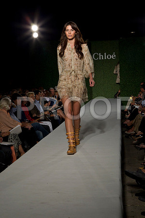 7016_DG_CLOE_FASHION_FISHER_11282011_AL1B3010