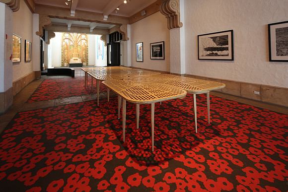 20150225_Wolfsonian_Museum_nick_Table_9C7C0134