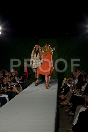 7016_DG_CLOE_FASHION_FISHER_11282011_AL1B2979