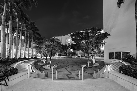 20170614_Arsht_Center_Fountain_73A9076