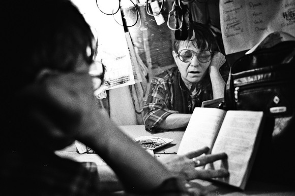 2518_FM_BW_35MM_CW_FOLES_1992_008