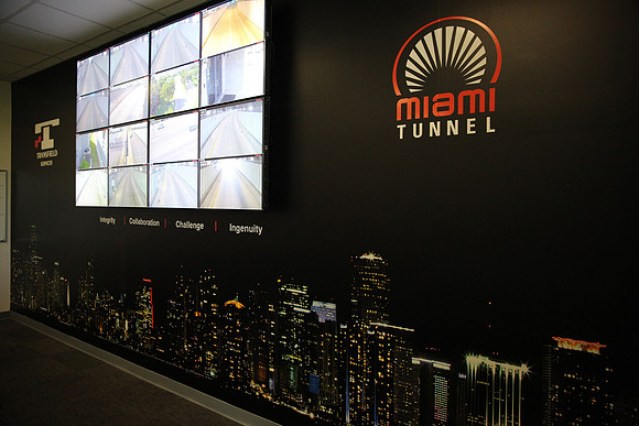 20151006_Port_MiamI_Control_Room_IMG_9173