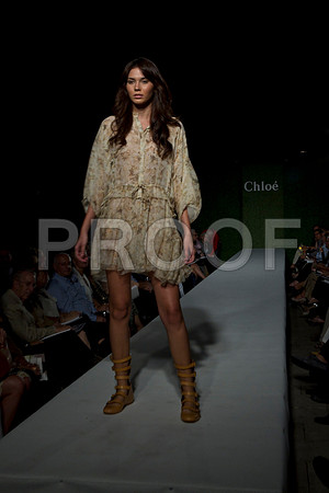 7016_DG_CLOE_FASHION_FISHER_11282011_AL1B3015