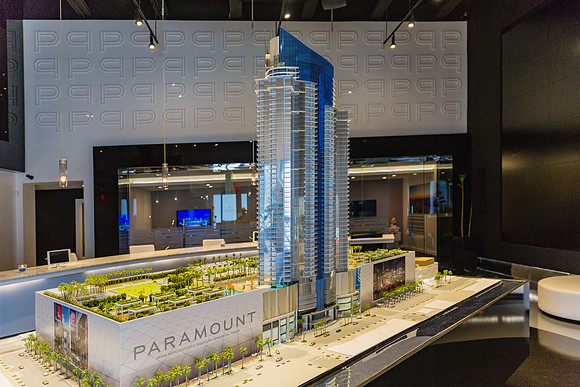 20160718_Paramount_World_Center_9C7C0395