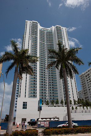 2917_Trump_Hollywood_Related_Miami_FL_20090427-5L8Y6953