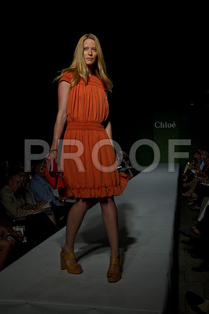 7016_DG_CLOE_FASHION_FISHER_11282011_AL1B2977