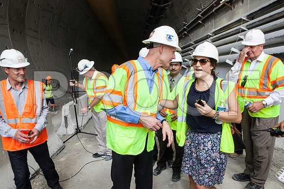 20120614-DG_Govenor_Rick_Scott_Visite_MT_Miami_FL_IMG-7184