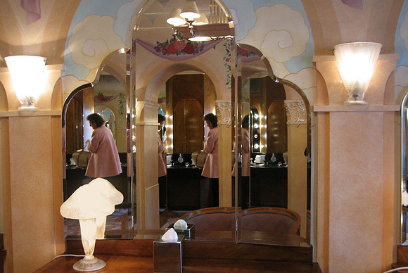 Maxi Cohen, Claridge Hotel, London 2008