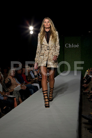 7016_DG_CLOE_FASHION_FISHER_11282011_AL1B2990