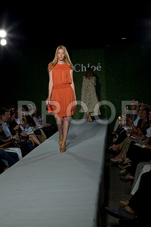 7016_DG_CLOE_FASHION_FISHER_11282011_AL1B2965