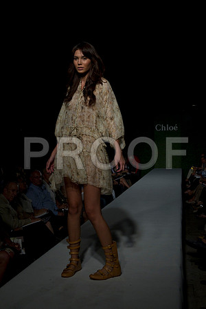 7016_DG_CLOE_FASHION_FISHER_11282011_AL1B3017