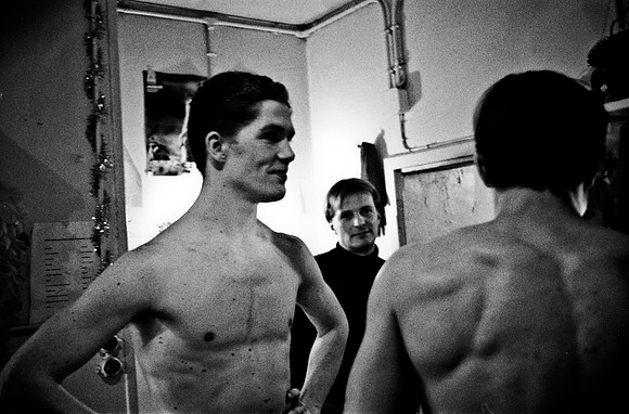 2515_FM_BW_35MM_CW_FEB_1992_001