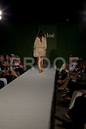 7016_DG_CLOE_FASHION_FISHER_11282011_AL1B3020