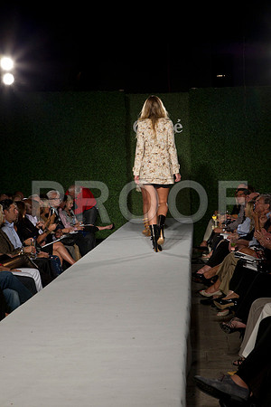 7016_DG_CLOE_FASHION_FISHER_11282011_AL1B3001