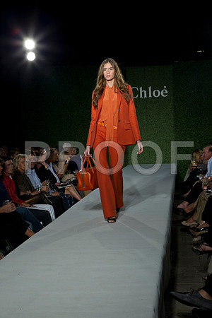 7016_DG_CLOE_FASHION_FISHER_11282011_AL1B2934