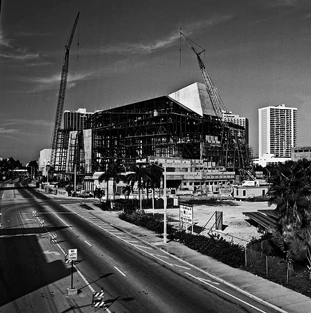 33733_R2_FM_BW_CONSTRUCTION_FL_04_12