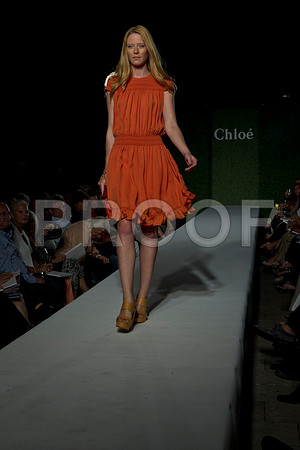 7016_DG_CLOE_FASHION_FISHER_11282011_AL1B2970